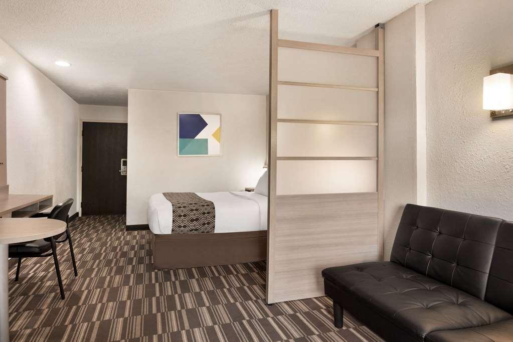 Microtel Inn & Suites By Wyndham Florence/Cincinnati Airpo Room photo