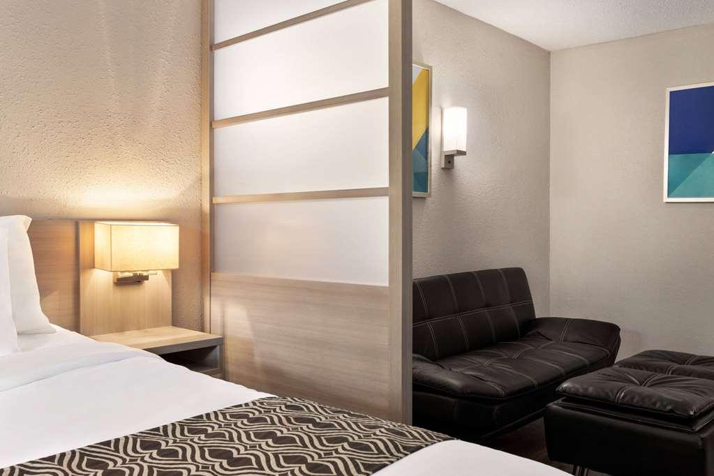 Microtel Inn & Suites By Wyndham Florence/Cincinnati Airpo Room photo